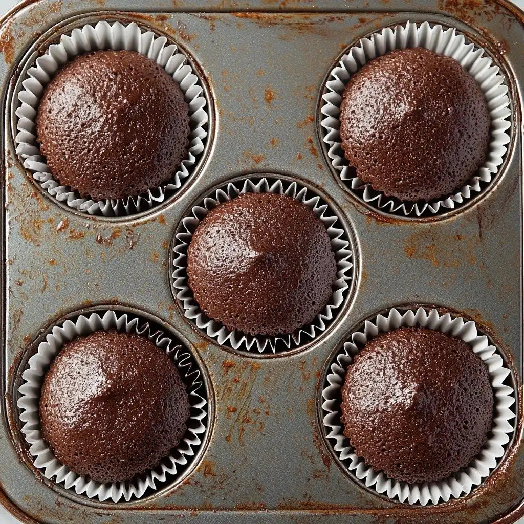Gingerbread Cupcakes with Cinnamon Vanilla Buttercream Frosting - step by step